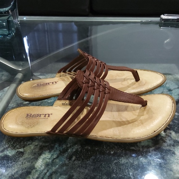 CLEARANCE /Make an offer! Born Leather Thong Sandals Sz 8 - Picture 2 of 6